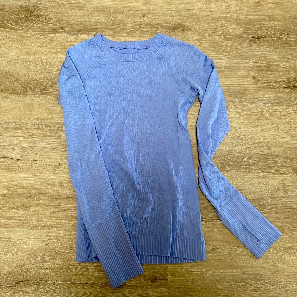 Women’s long sleeve Lululemon periwinkle top